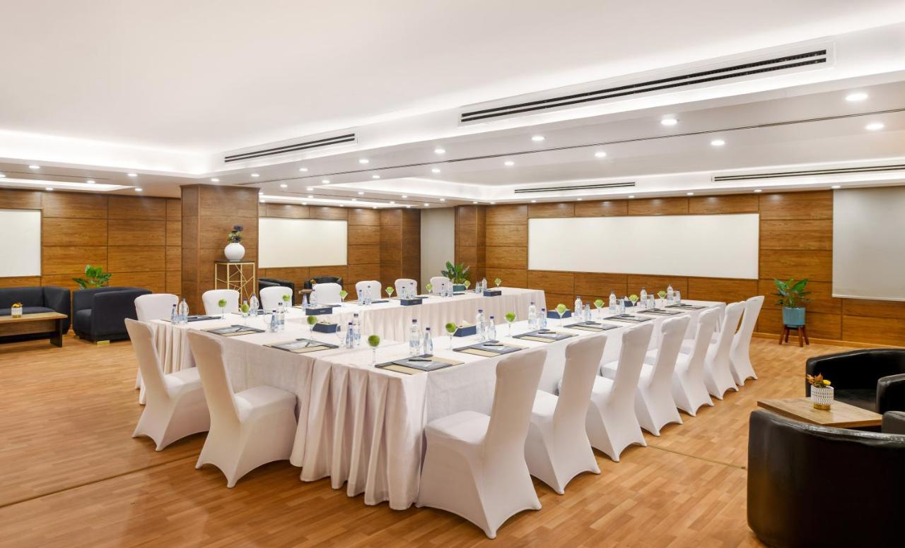 Tolip Gardens Hotel Cairo Exterior photo Meeting room at the hotel